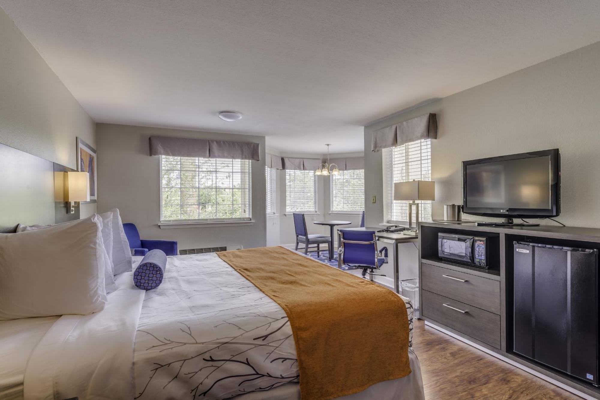 Guesthouse Inn & Suites לקסינגטון חדר תמונה